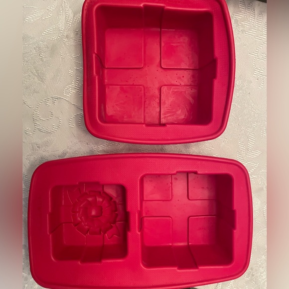 KitchenAid 2-Piece Silicone Stacking Present Molds - Picture 2 of 5